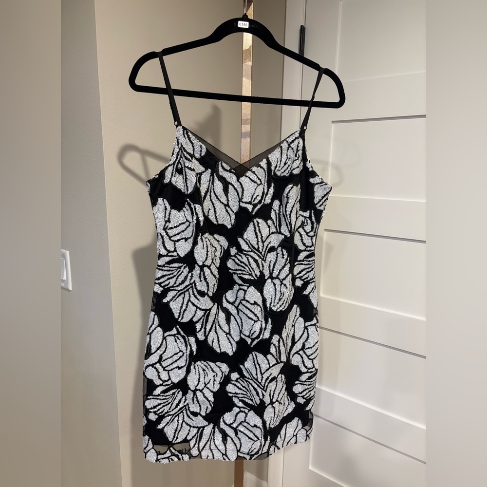 White House Black Market Black and White Floral Mini Dress - Picture 2 of 4